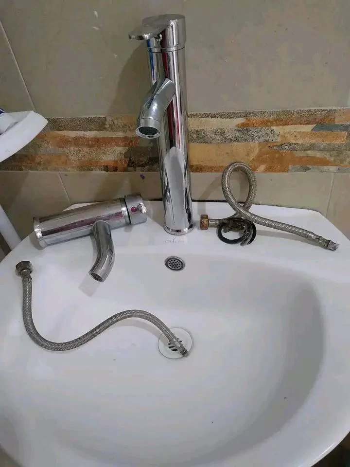 instalacion-de-lavabo-bano